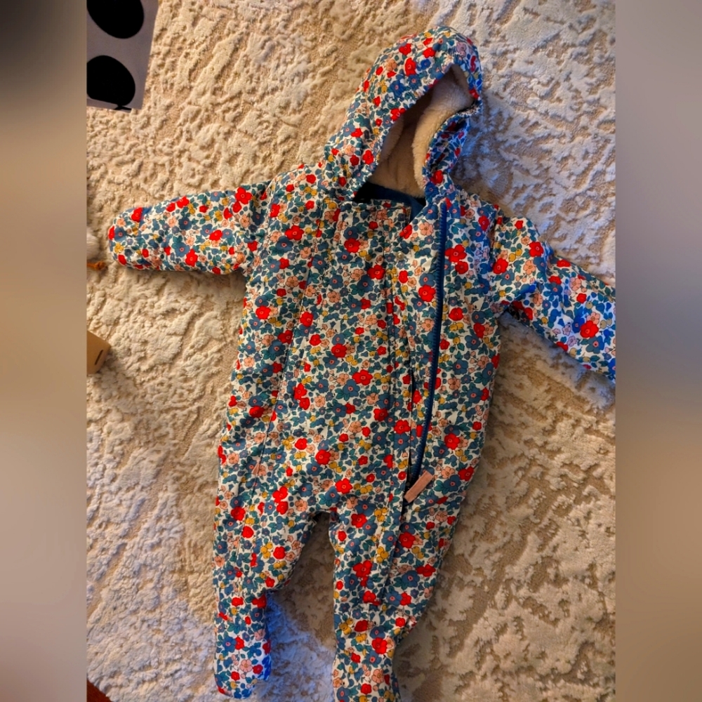 NWOT Baby Boden floral snowsuit, bunting